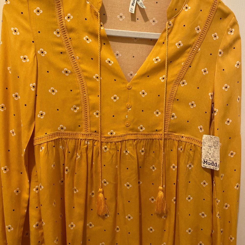 Yellow floral blouse by Mudd.